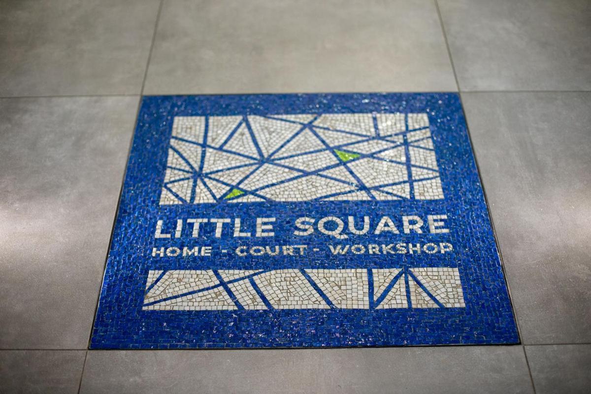 Готель Little Square Арона Екстер'єр фото
